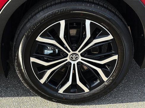 Used 2026 Toyota Crown XLE image 6