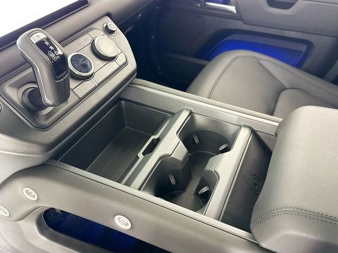 Used 2025 Land Rover Defender 110 X-Dynamic SE image 21