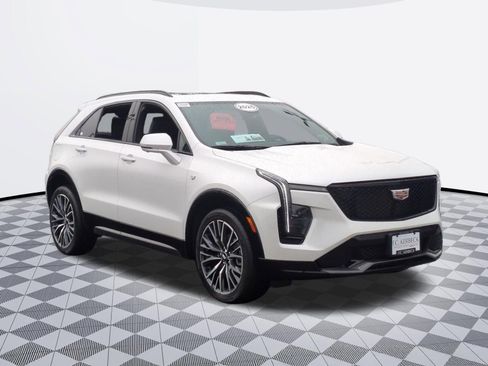 Certified 2025 Cadillac XT4 Sport image 3
