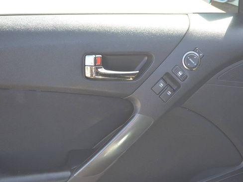 Used 2011 Hyundai Genesis 2.0T image 15