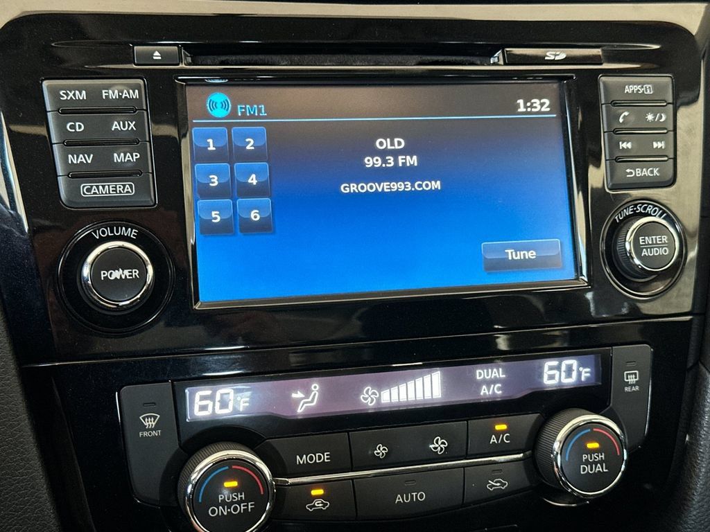 Used 2017 Nissan Rogue SV w/ Sun & Sound Touring Package FWD image 17
