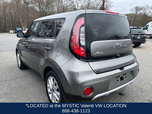 Used 2017 Kia Soul + FWD image 9