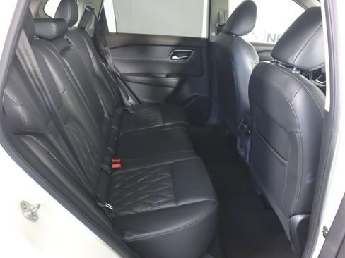 Used 2021 Nissan Rogue Platinum image 28