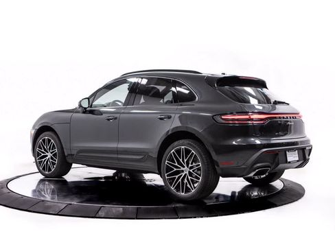 Certified 2026 Porsche Macan AWD/4WD image 3