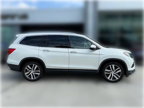 Used 2018 Honda Pilot Elite image 5
