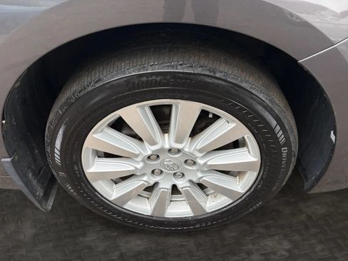 Used 2017 Toyota Sienna LE AWD/4WD image 37
