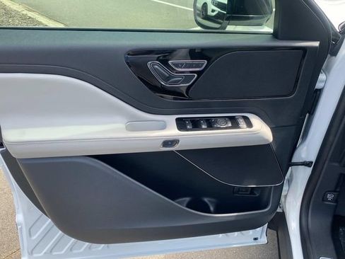 New 2026 Lincoln Aviator 2WD image 11