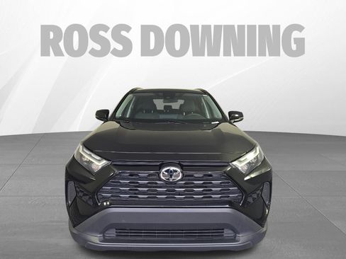 Used 2025 Toyota RAV4 XLE FWD image 2