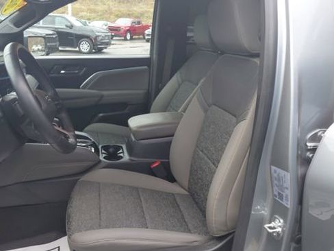 Certified 2024 Chevrolet Colorado ZR2 w/ Technology Package image 17