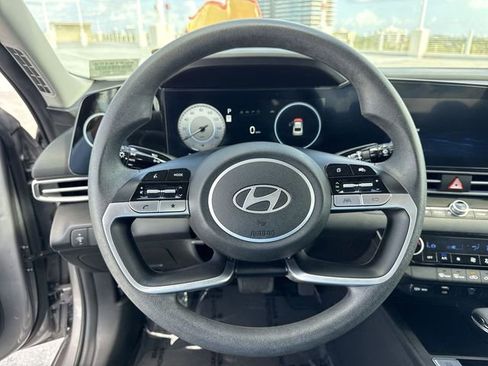Used 2024 Hyundai Elantra SEL image 14