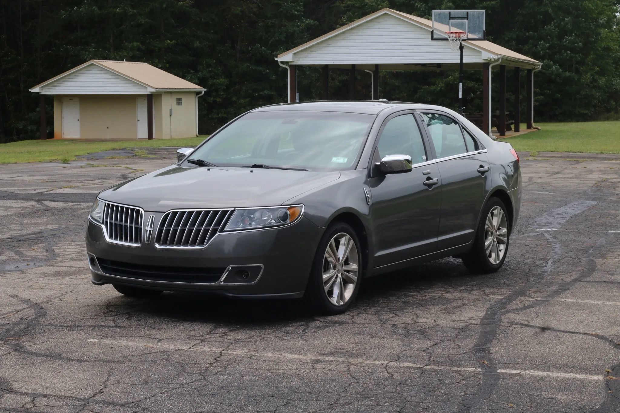 Used 2012 Lincoln MKZ FWD image 2