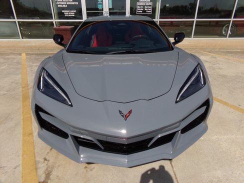 Used 2025 Chevrolet Corvette E-Ray w/ ZER Performance Package AWD/4WD image 2