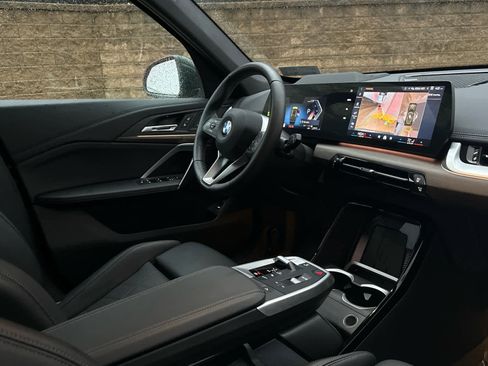 Certified 2025 BMW X1 xDrive28i image 8