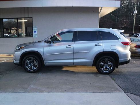 Used 2017 Toyota Highlander Limited image 17