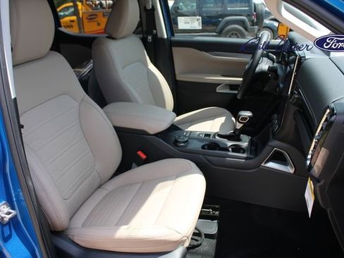 New 2025 Ford Ranger Lariat w/ FX4 Off-Road Package image 8