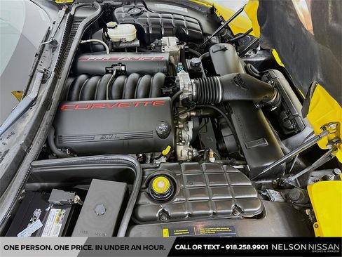 Used 2004 Chevrolet Corvette Coupe w/ Roof Package image 25