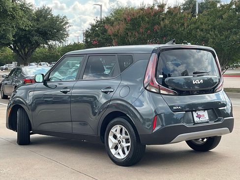 Used 2025 Kia Soul LX w/ LX Technology Package FWD image 6