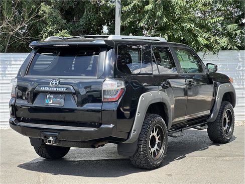 Used 2015 Toyota 4Runner SR5 AWD/4WD image 10