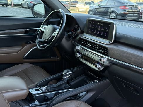 Used 2022 Kia Telluride SX w/ SX Prestige Package image 14