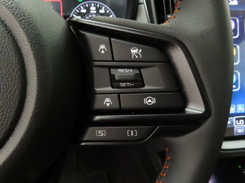 New 2025 Subaru Crosstrek 2.5i Limited w/ Crosstrek Mirror Package image 15