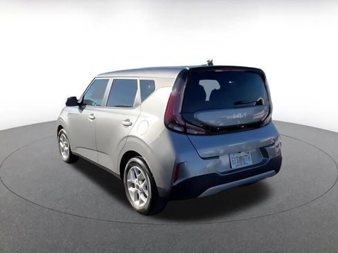 Used 2025 Kia Soul LX w/ LX Technology Package image 10