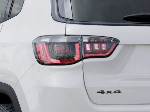 Used 2026 Jeep Compass Trailhawk AWD/4WD image 9