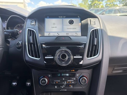 Used 2018 Ford Focus ST w/ Equipment Group 401A FWD image 32