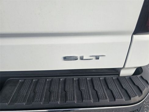 Used 2025 GMC Sierra 1500 SLT image 11