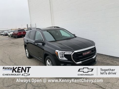 Certified 2022 GMC Terrain SLE w/ Driver Convenience Package image 1