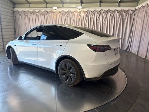 Used 2023 Tesla Model Y Long Range AWD/4WD image 7