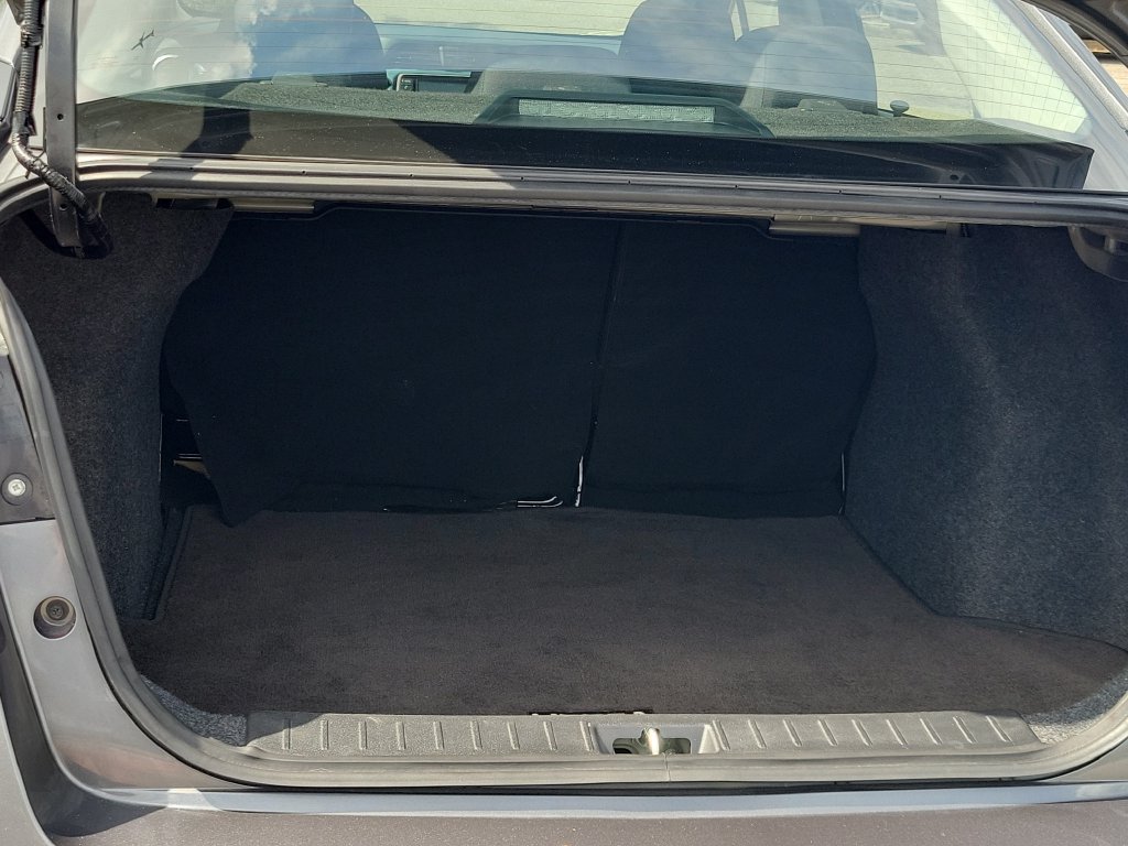 Used 2025 Nissan Versa SV FWD image 8