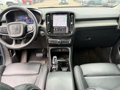 Used 2023 Volvo XC40 B5 Ultimate w/ Climate Package AWD/4WD image 19