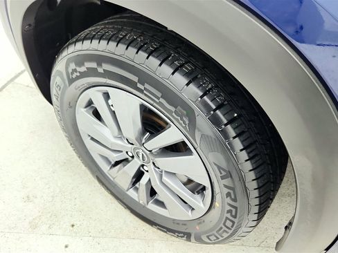 Used 2025 Nissan Pathfinder SV FWD image 25