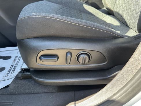 Used 2023 Chevrolet Equinox LT image 22