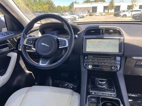 Used 2020 Jaguar F-PACE Prestige AWD/4WD image 18