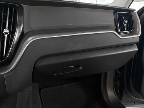 Used 2023 Volvo XC60 B5 Core image 37