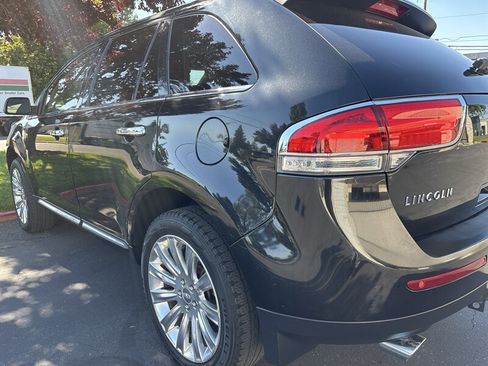 Used 2013 Lincoln MKX AWD image 9