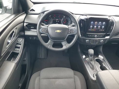 Certified 2024 Chevrolet Traverse LT FWD image 17