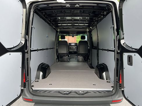 New 2025 Mercedes-Benz Sprinter 2500 image 26