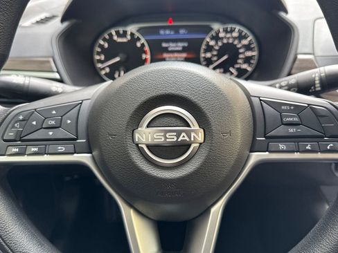 Used 2024 Nissan Altima 2.5 SV FWD image 22