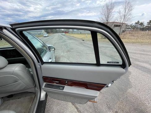 Used 1998 Buick Le Sabre Limited w/ Gran Touring Pkg image 27