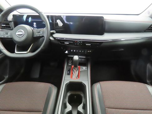 Used 2025 Nissan Kicks SR image 13