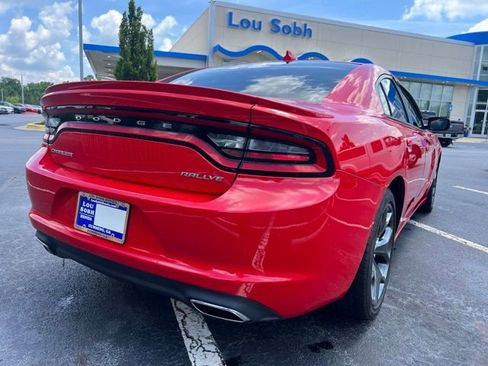 Used 2015 Dodge Charger SXT RWD image 6
