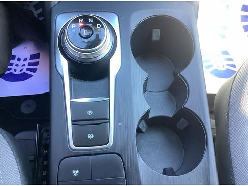 Used 2021 Ford Escape SE image 19