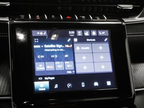 Certified 2025 Jeep Grand Cherokee Laredo w/ Luxury Tech Group I image 25