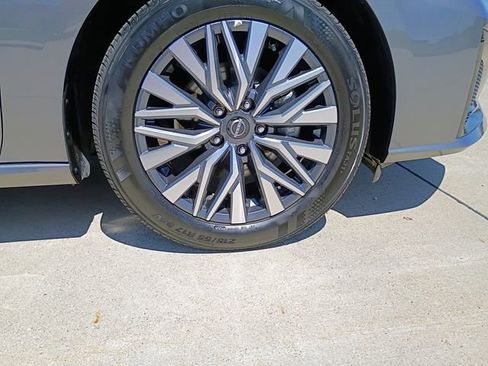 Used 2025 Nissan Altima 2.5 SV FWD image 19