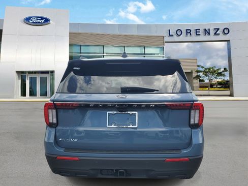 New 2026 Ford Explorer Active RWD image 5