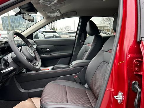 New 2026 Nissan Kicks SR AWD/4WD image 10