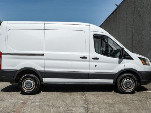 Used 2017 Ford Transit 250 130 Medium Roof RWD image 7