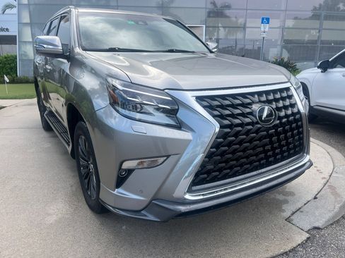Used 2022 Lexus GX 460 Premium w/ Accessory Package AWD/4WD image 4